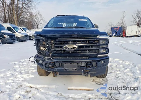 2023 Ford F350 Super Duty z USA, uszkodzony, nr VIN 1FT8W3BT3PEE09505